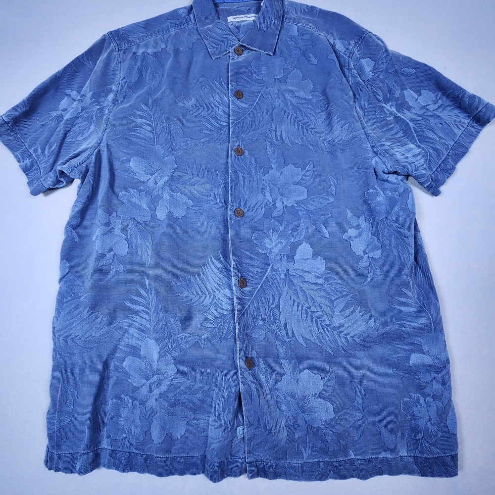 Tommy Bahama 100% SILK Blue Textured Leaf Print Shirt